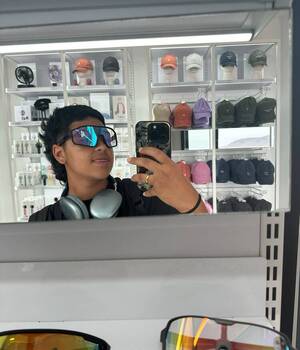 Yadiel Leal ve