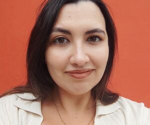 María