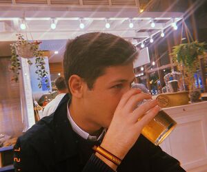 Tomas